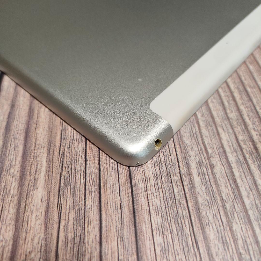 Apple iPad 第6世代 32GB SIMフリー シルバー
