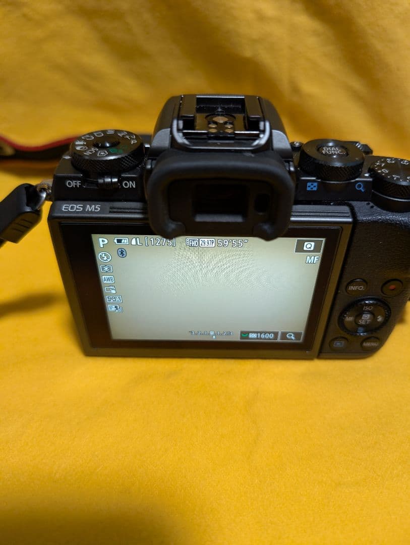 美品　キャノン　EOS　M5