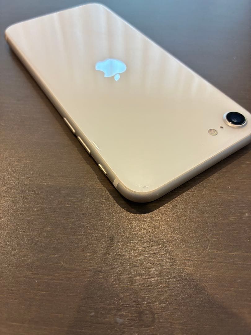 【美品】Apple iPhone SE (第3世代) 64GB