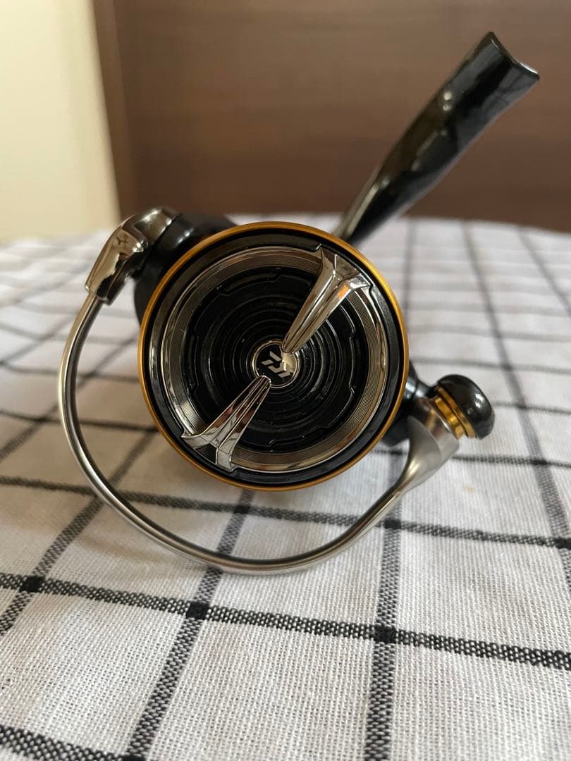 ダイワ　21カルディア LT2500S スピニングリール