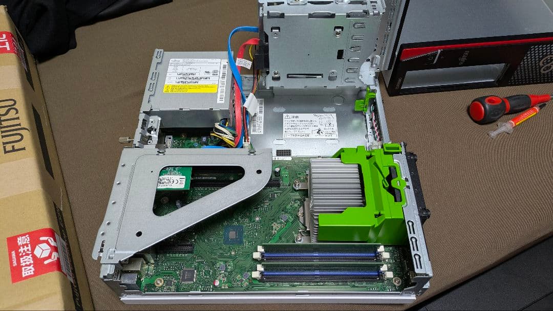 Windowsデスクトップ Fujitsu ESPRIMO D588/T