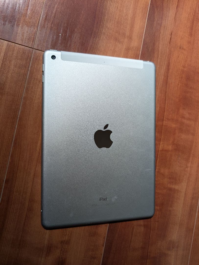 iPad 9.7インチ Wi-Fi+Cellular 32GB SIMフリー