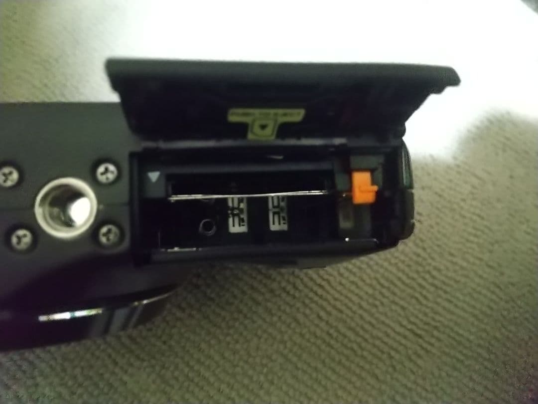 ① 富士フイルム FINEPIX F300 EXR 1台