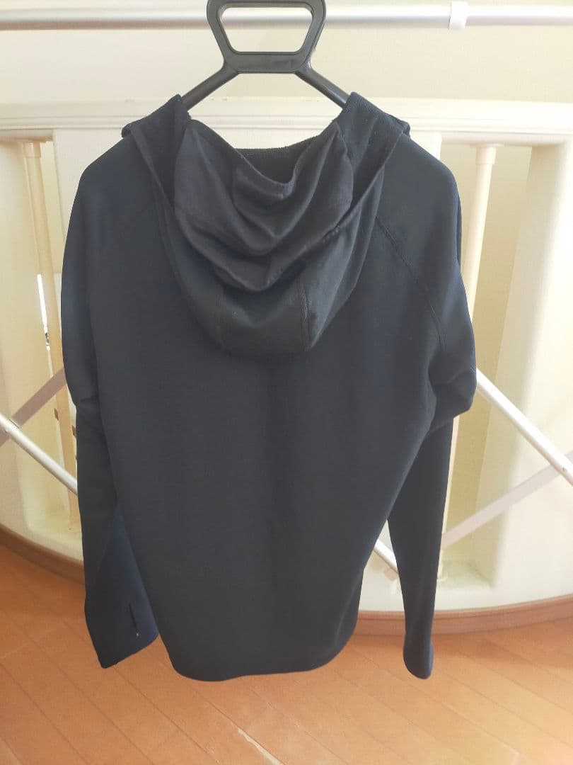 アークテリクス　デルタ　ハーフジップ　フーディ