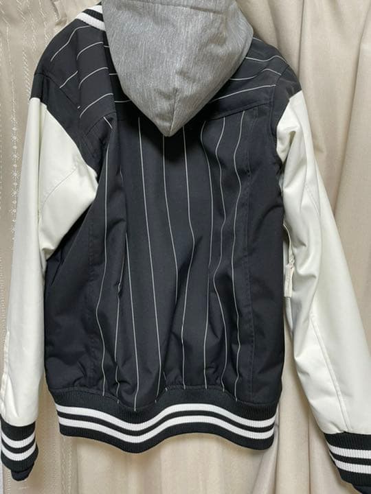 【値下げ】新品未使用品　スノーウエア　xnix スノボ　スキー　ジャケット