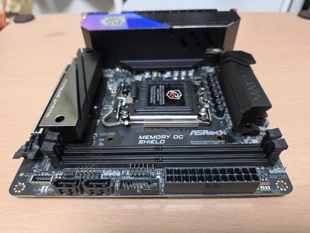 ASROCK マザーボード　Z890I NOVA WIFI