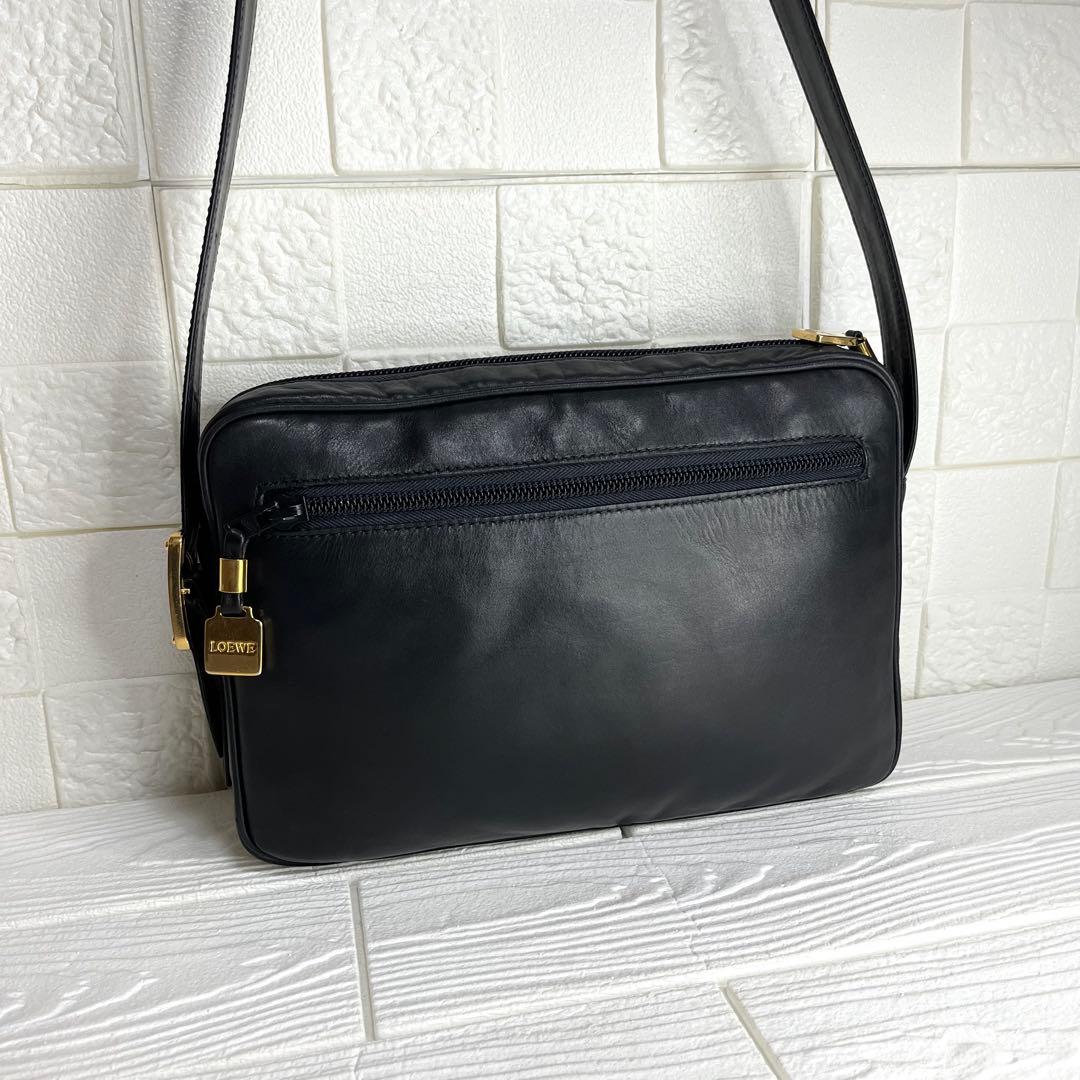✨極美品✨☘️LOEWE☘️✨ショルダーバッグ✨アナグラム✨ゴールド金具✨本革✨