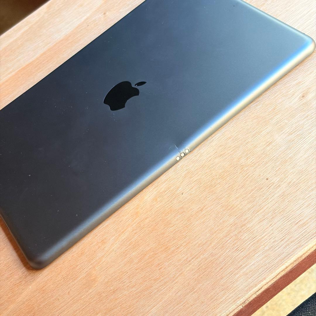 iPad 第8世代 Wi-Fi 32GB 動作OK