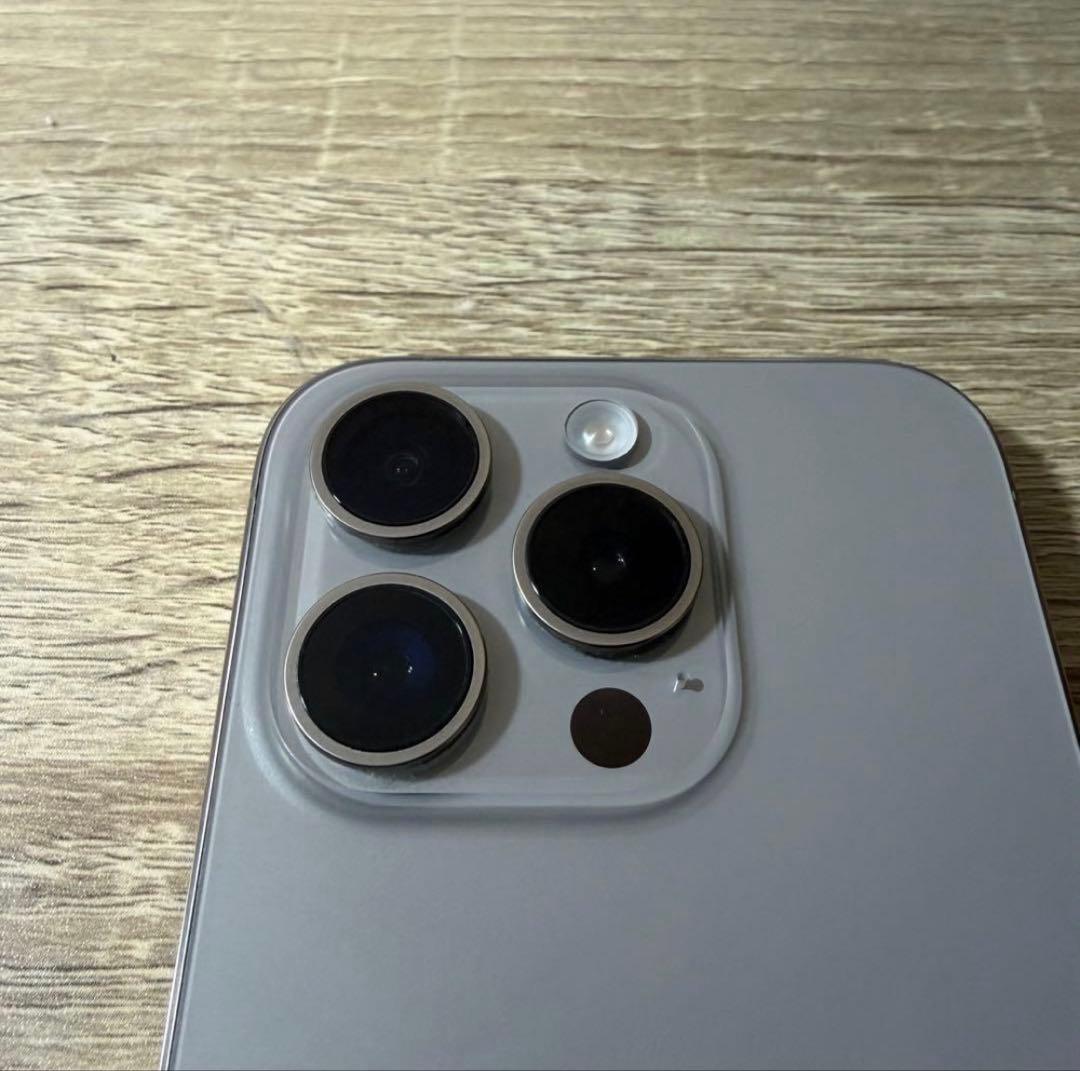 iPhone15 Pro ナチュラルチタニウム　256GB