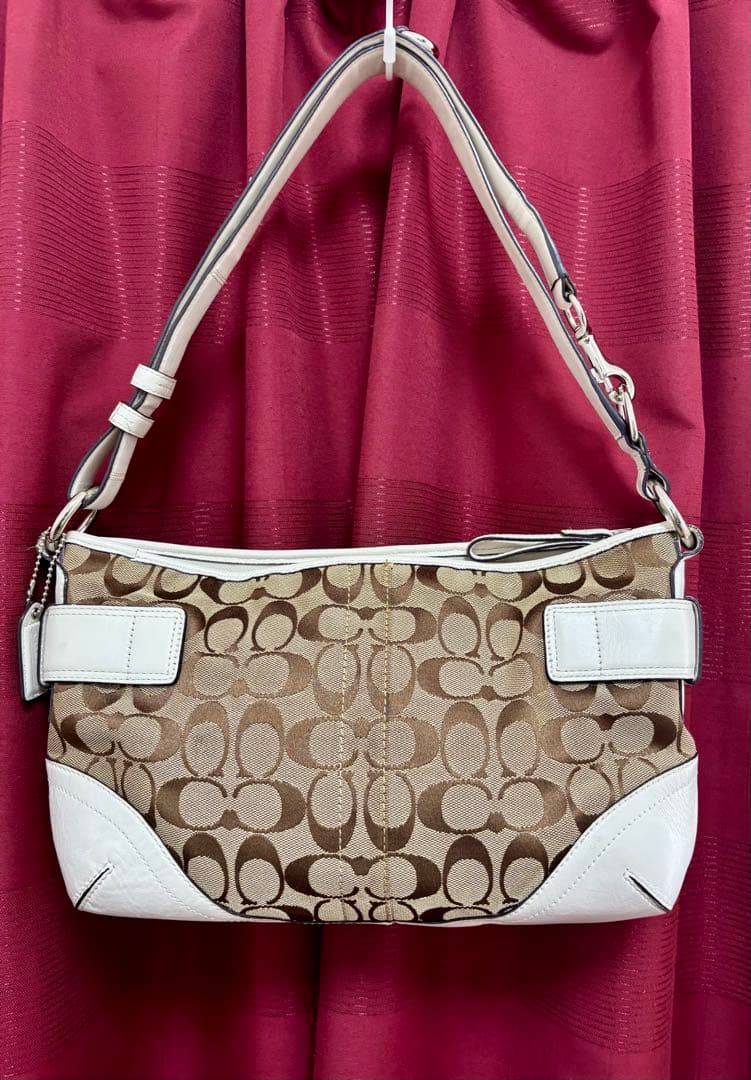COACH シグネーチャー　ショルダーバッグ　ホワイト