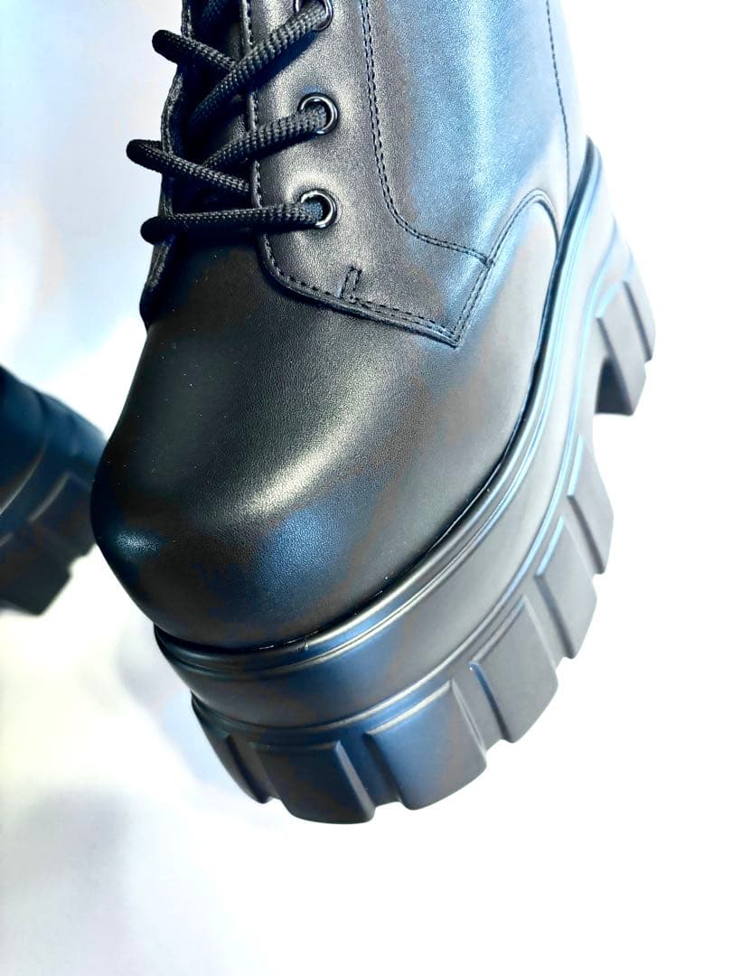 【美品】厚底ブーツ 22cmヒール ／ シークレットシューズ コスプレ用にも　黒