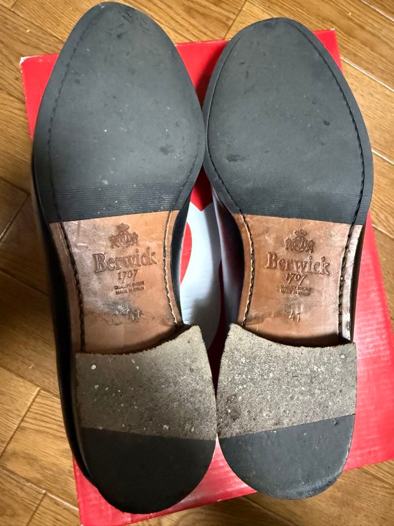 Berwick 黒 レザー ローファー タッセル　サイズ41