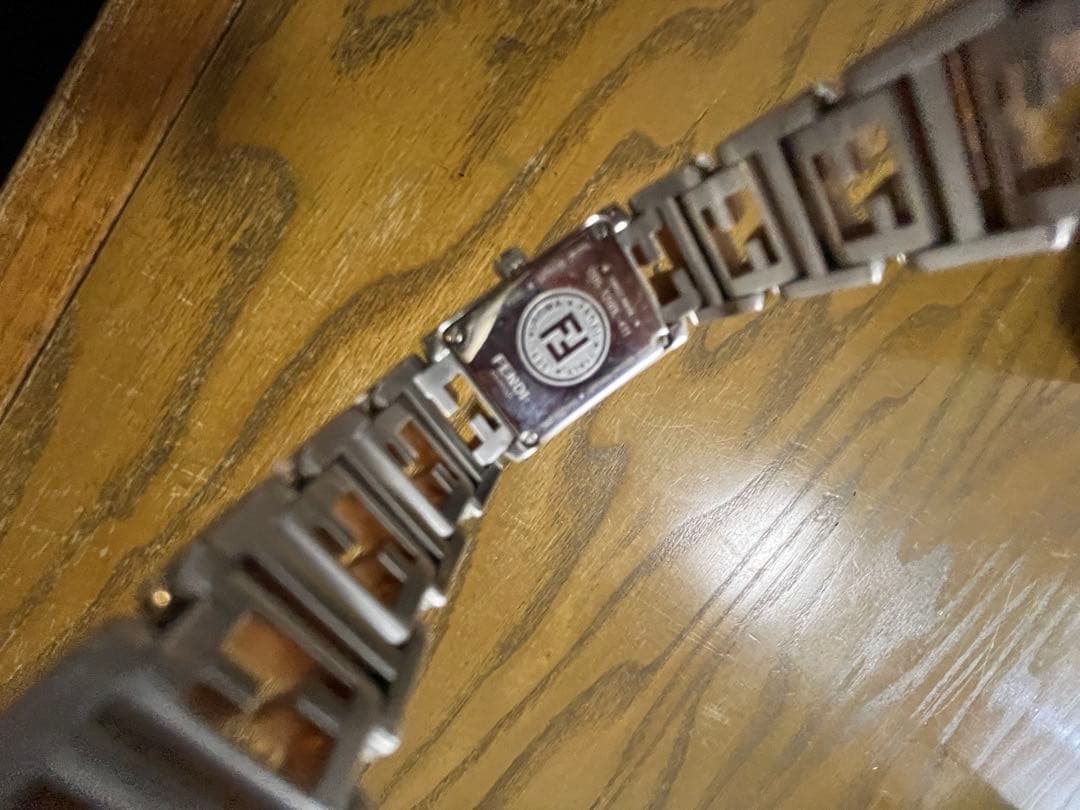 FENDI クォーツ時計 シルバー ゴールド　フェンディ　電池切れ