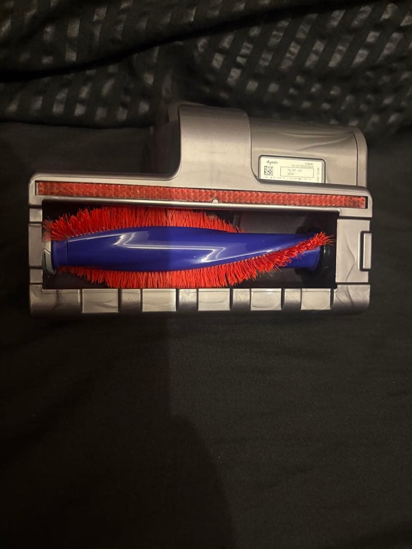 美品！洗浄済みだから、すぐ使えます！ガンメタリックの#ダイソン#V7セット