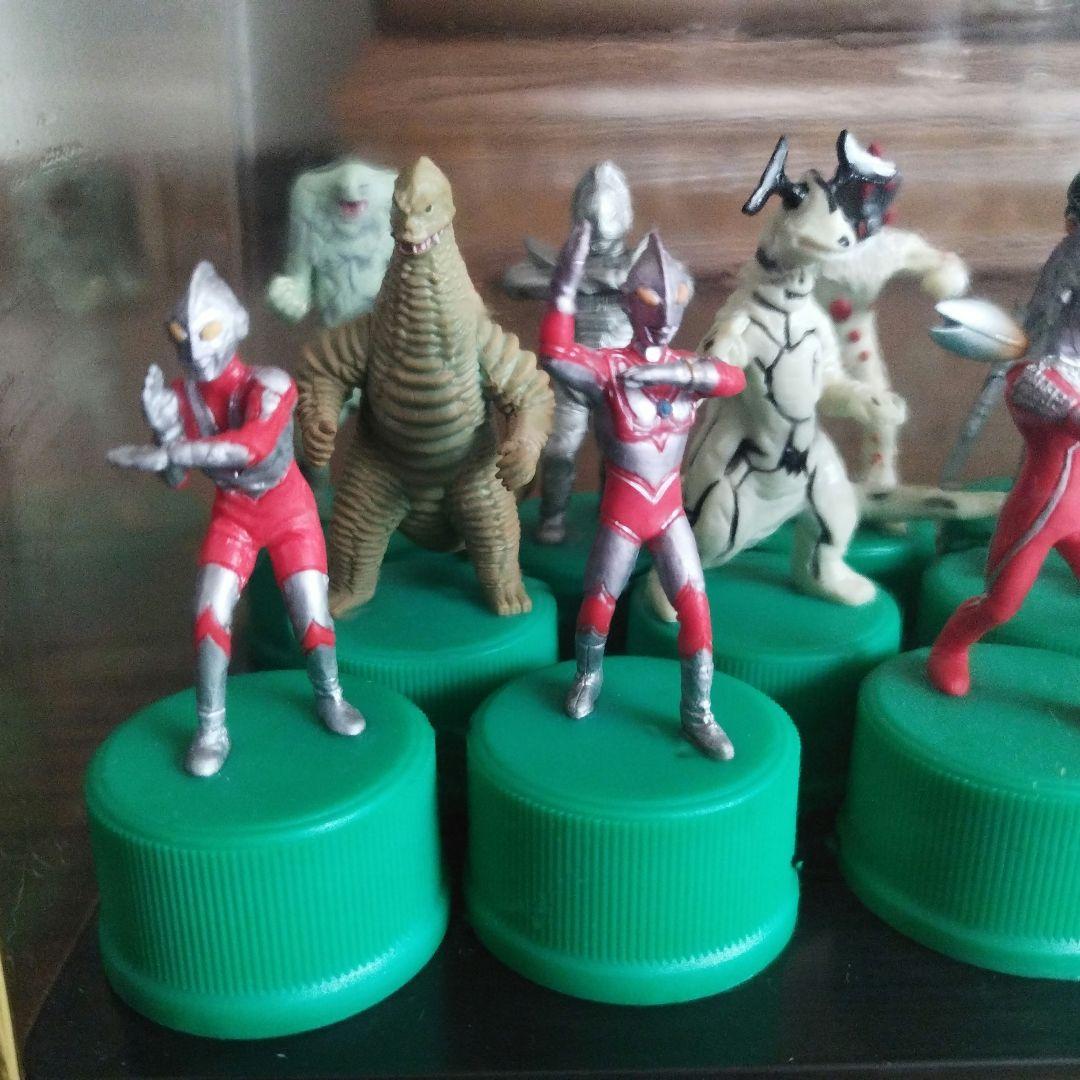 マ*ー様 【美品】ウルトラマンボトルキャップ　シークレット込み全２４種　三ツ矢サ