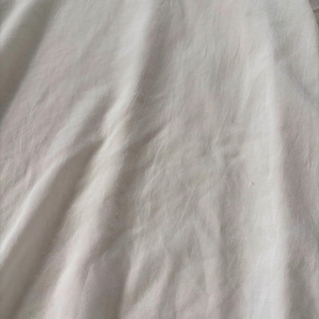 BEARDSLEYビアズリー　後ろドレープTブラウス　ホワイト