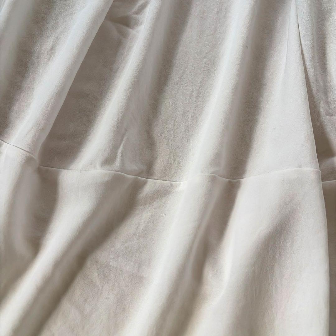 BEARDSLEYビアズリー　後ろドレープTブラウス　ホワイト