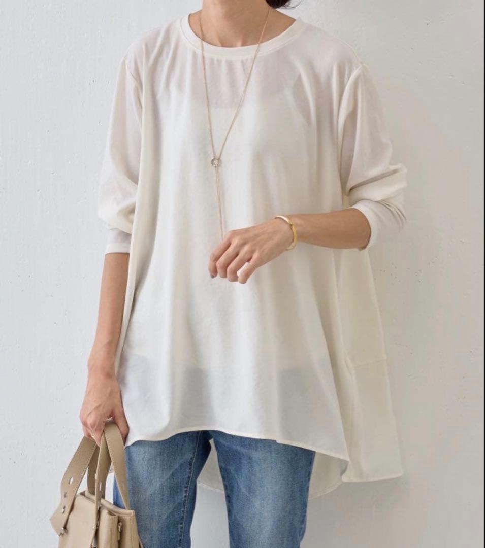 BEARDSLEYビアズリー　後ろドレープTブラウス　ホワイト