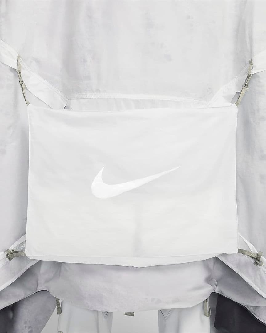 Nike ISPA morph Poncho テント