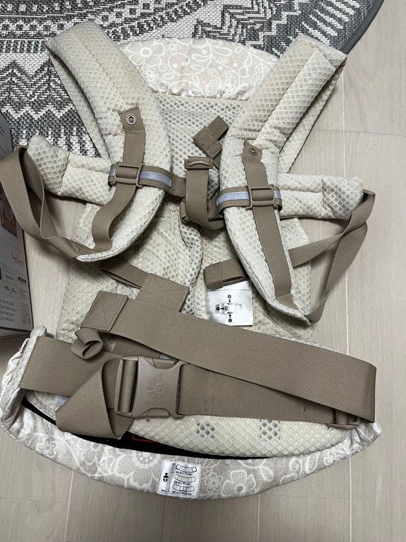 ergobaby OMNI 360 抱っこ紐 ベージュ 花柄