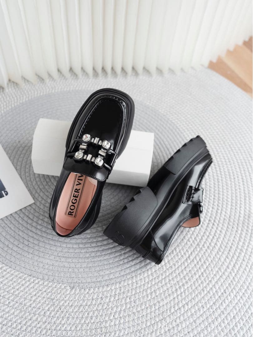 ロジェヴィヴィエ ワラ ヴィヴ レザー ストラスバックル ローファー シューズ