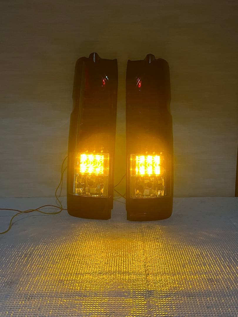球切れなし 200ハイエース LEDテール t16 LEDバルブ付き