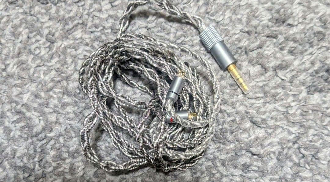 有線イヤホン Aria 2 シルバー