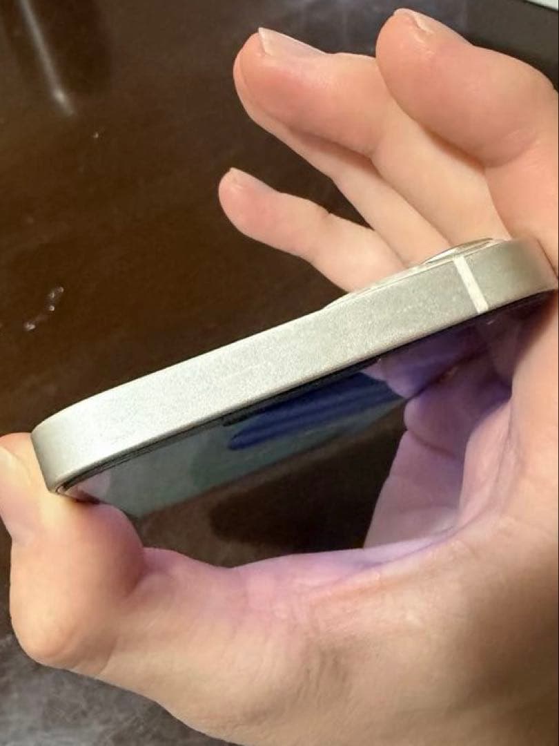 美品！iPhone13 128GB SIMフリー スターライト iPhone本体