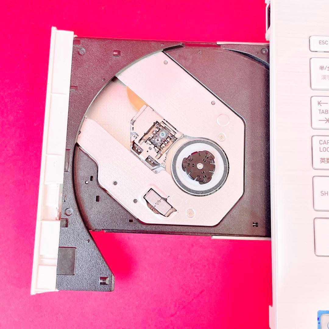 Corei7✨️ブルーレイ✨️薄型ノートパソコン可愛い白！高性能16GBカメラSSD