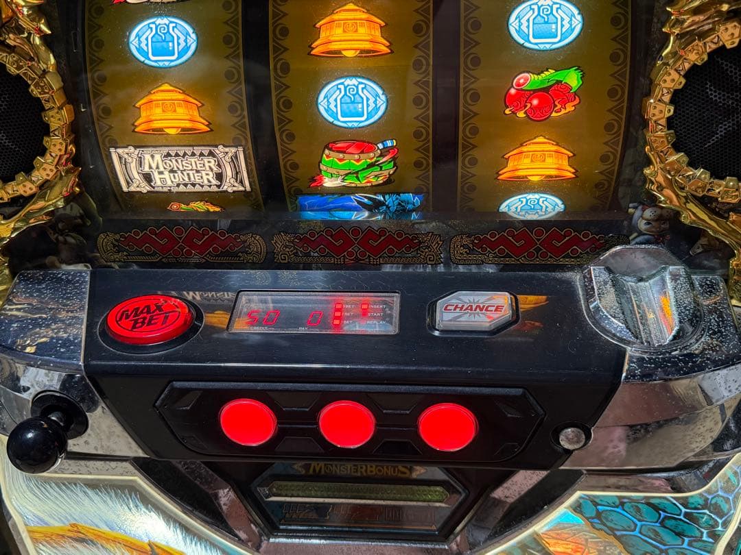 送料込み　モンスターハンター 月下雷鳴 パチスロ 実機