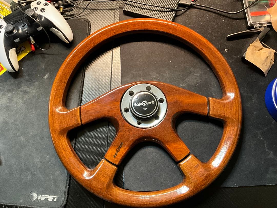 イタルボランテ　4スポーク　ウッドステアリング