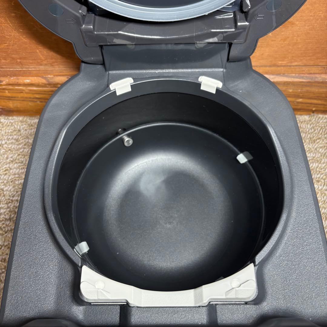 象印ZOJIRUSHI 炊飯器 圧力IH炊飯ジャー 5.5合炊き ブラック黒