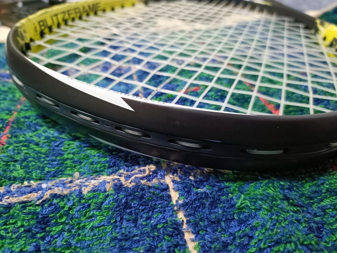 【美品】ヨネックス　VOLTRAGE7V　軟式テニスラケット　UL1