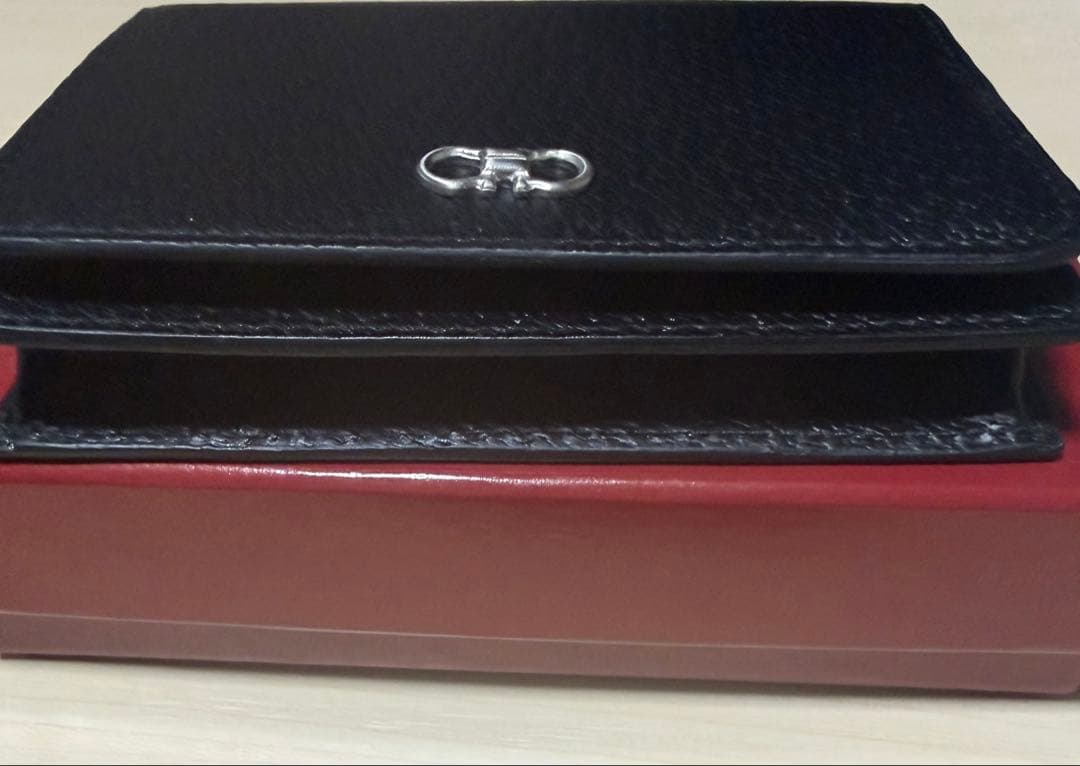 フェラガモ　ガンチーニ　名刺入れ　カードケース