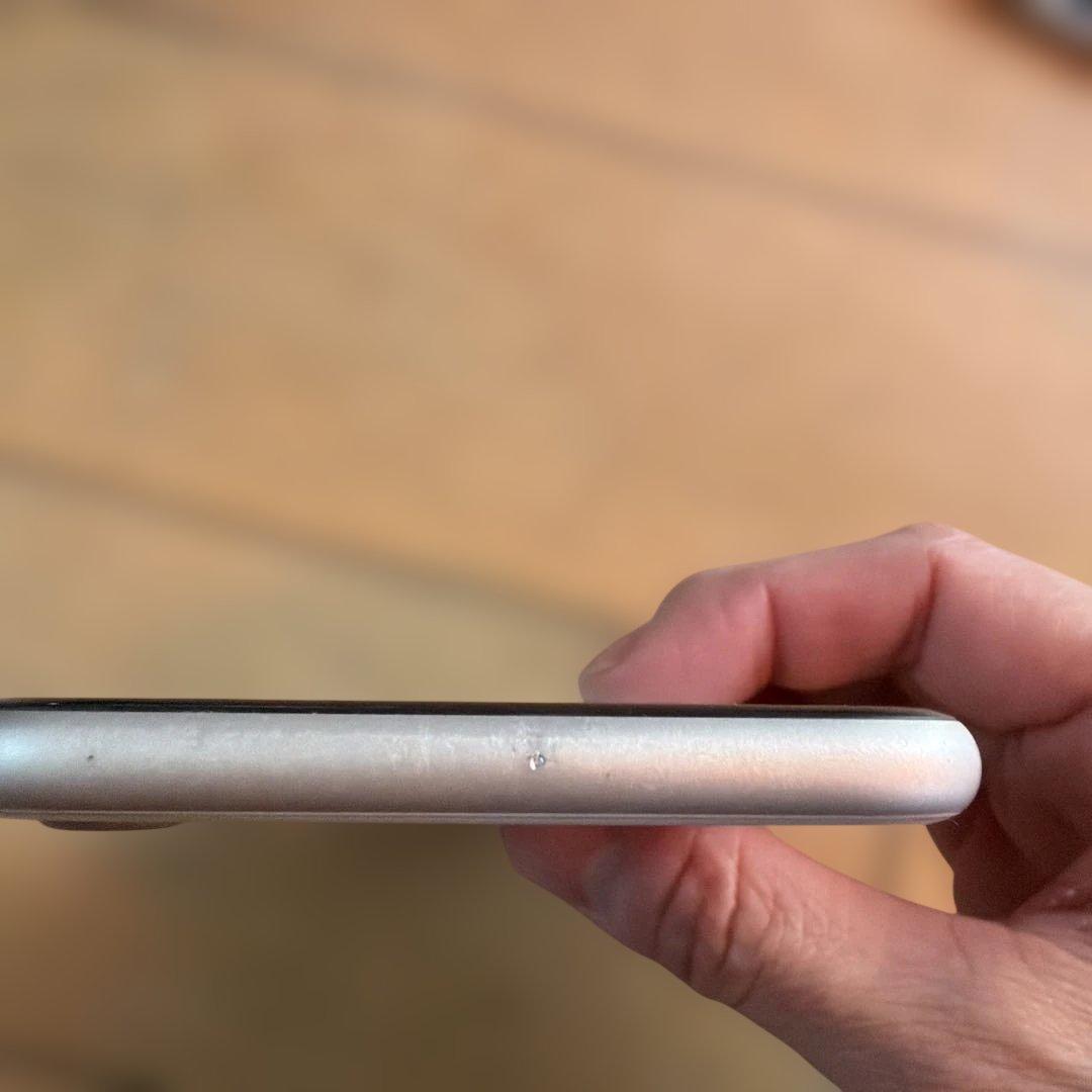 iPhone SE 第3世代　バッテリー84%