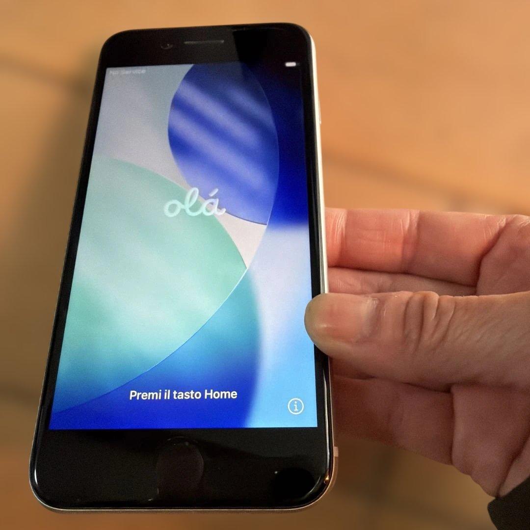 iPhone SE 第3世代　バッテリー84%