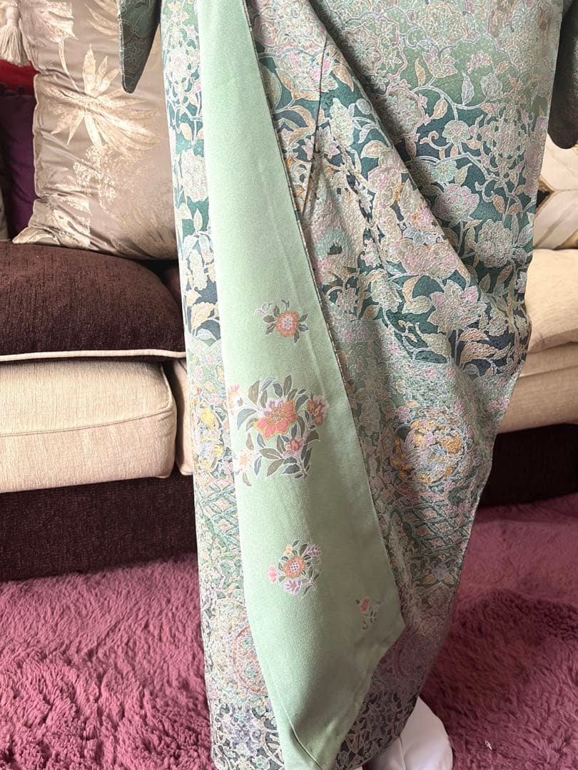 P様　ご成約です くすみカラーの更紗訪問着