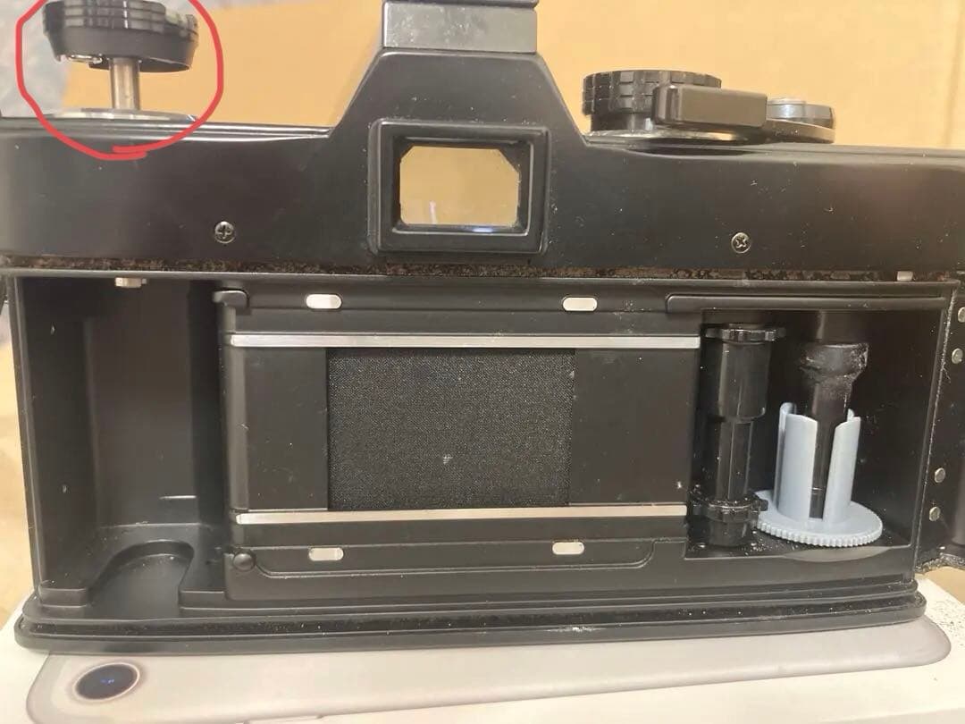 ジャンク品　カメラ3台と三脚(MINOLTAとYASHICAFLEXと？)