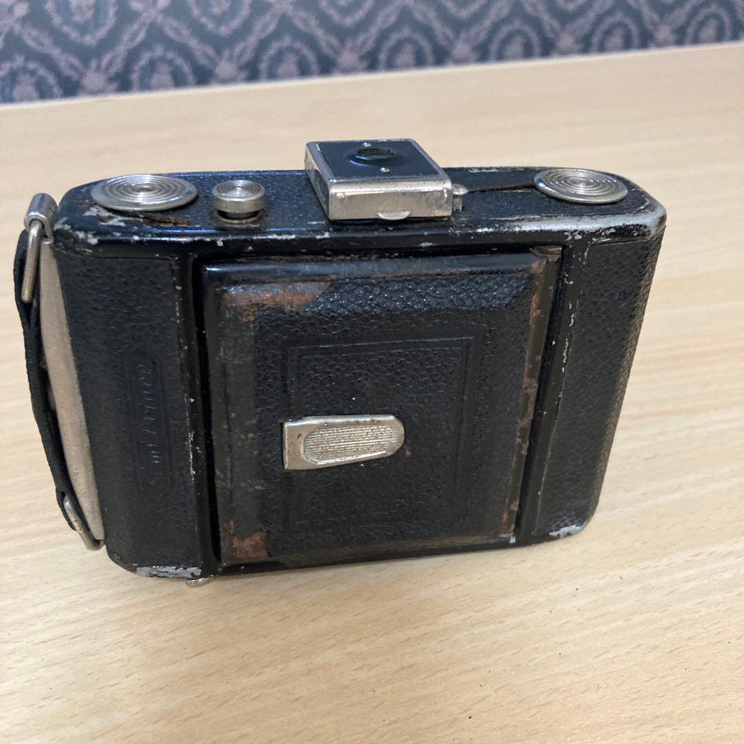 ジャンク品　カメラ3台と三脚(MINOLTAとYASHICAFLEXと？)