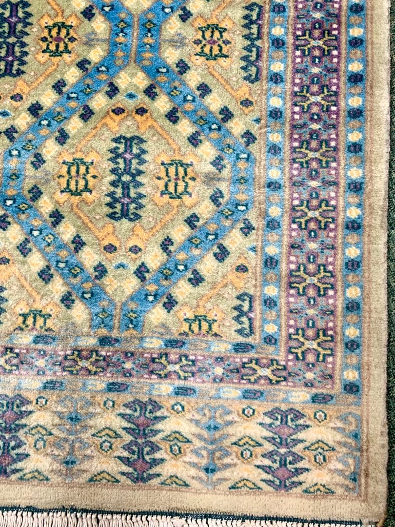 パキスタン産ハイノットラグ / サイズ：80x135cm …. ..p24