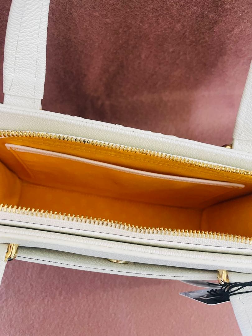 新品 CASTELBAJAC カステルバジャック 牛革セカンドバッグ ホワイト