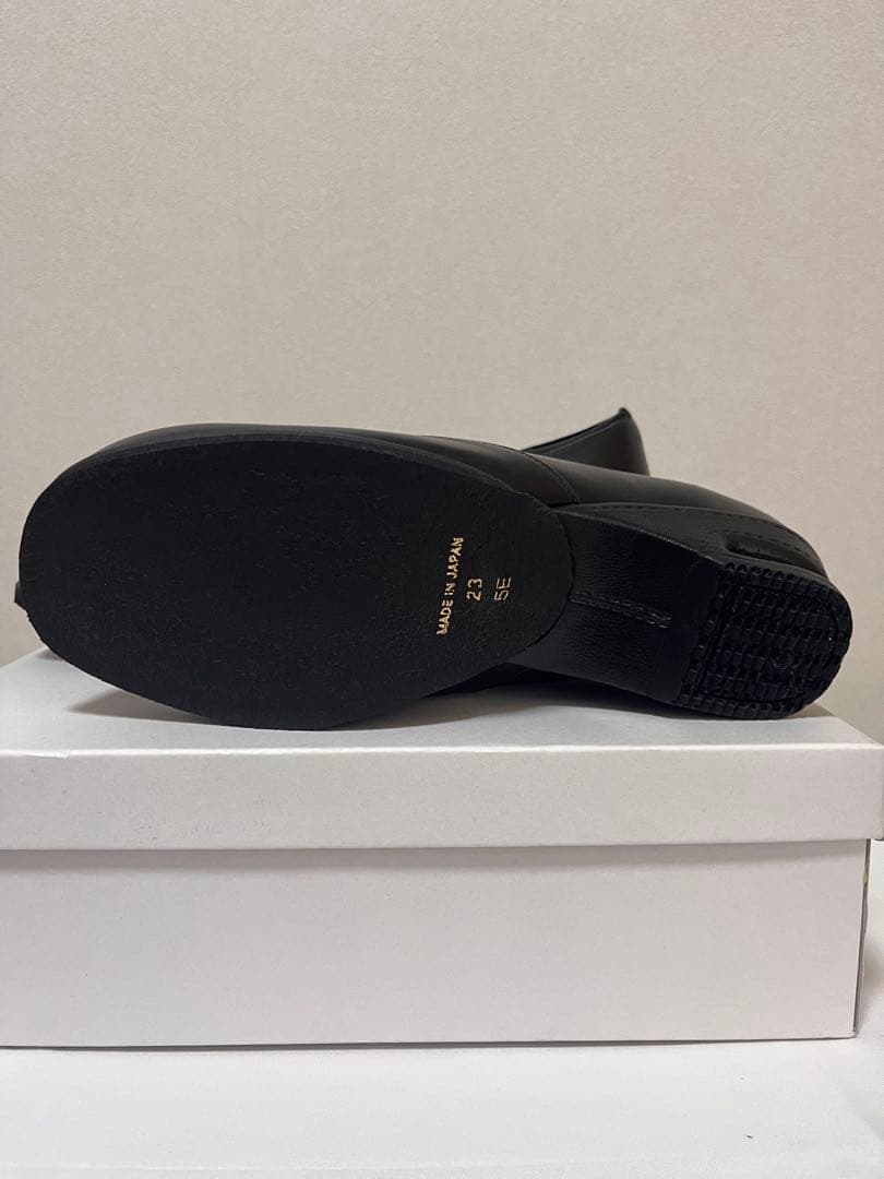 かずちゃん様【新品】エアクッションパンプス/ブラック/&LVレザーベルト(赤)