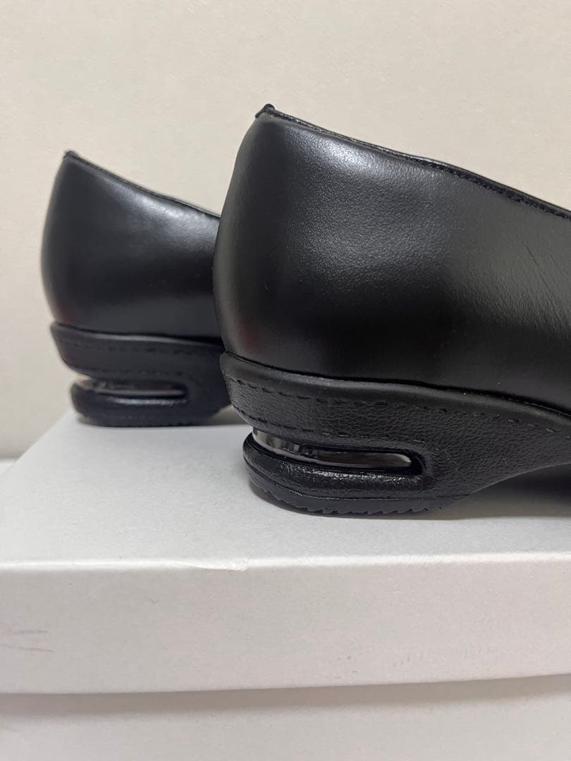 かずちゃん様【新品】エアクッションパンプス/ブラック/&LVレザーベルト(赤)