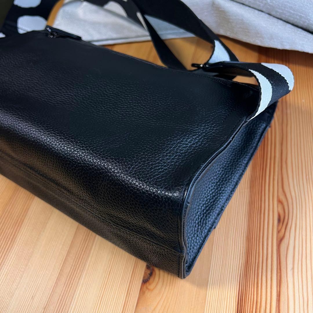 美品✨イアパピヨネ ダルメシアン ワイドテープショルダー 柄 ブラック