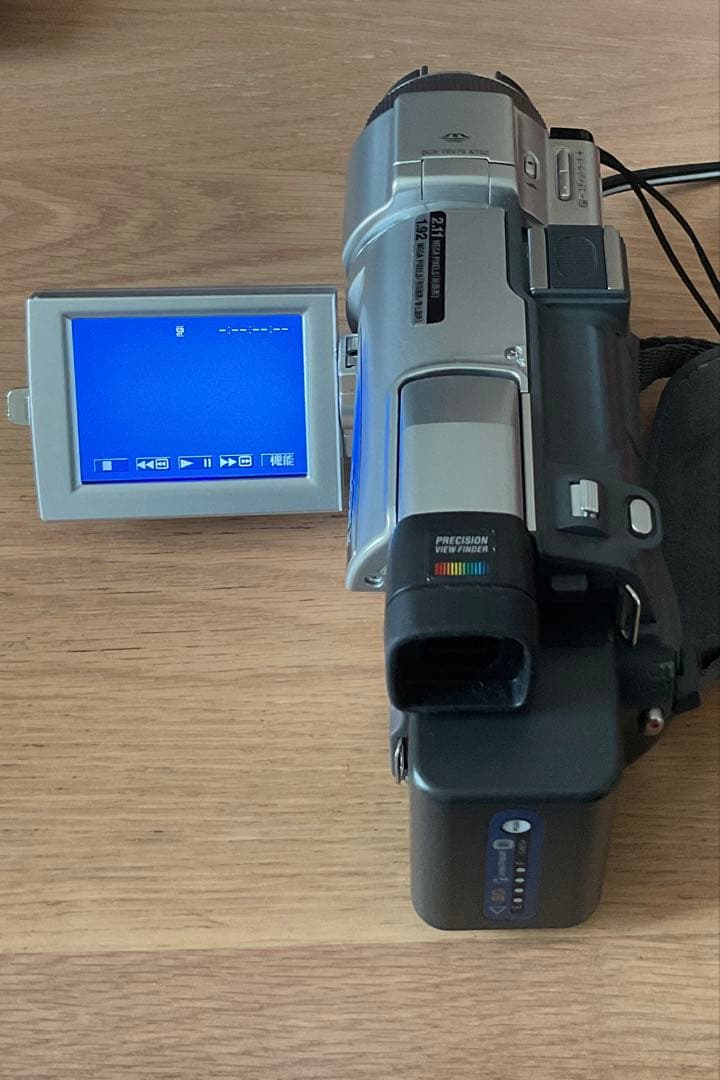 ビデオカメラ SONY Handycam TRV70K