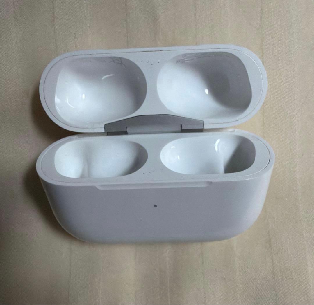 AirPods Pro 本体 充電ケース付き ホワイト
