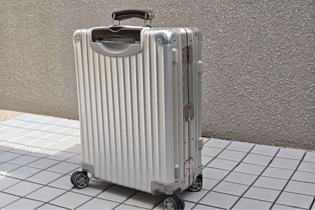 リムーワ　アルミ スーツケース シルバー 4輪　クラシック