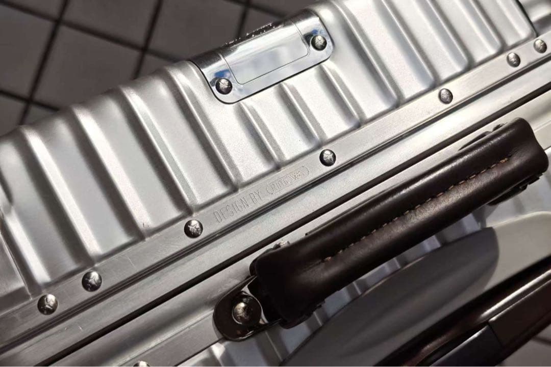 リムーワ　アルミ スーツケース シルバー 4輪　クラシック