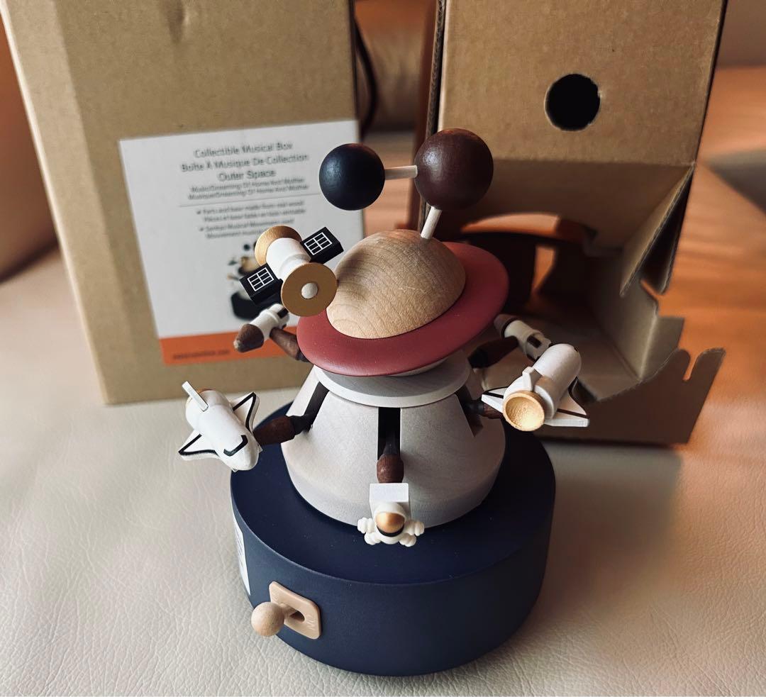 新品、wonderful lifeのハンドメイドの木製オルゴール、宇宙