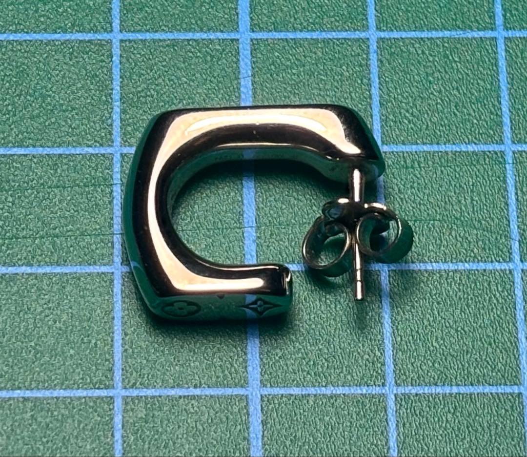 【美品】ルイヴィトン ピアス 片耳 スクエア モノグラム シルバー